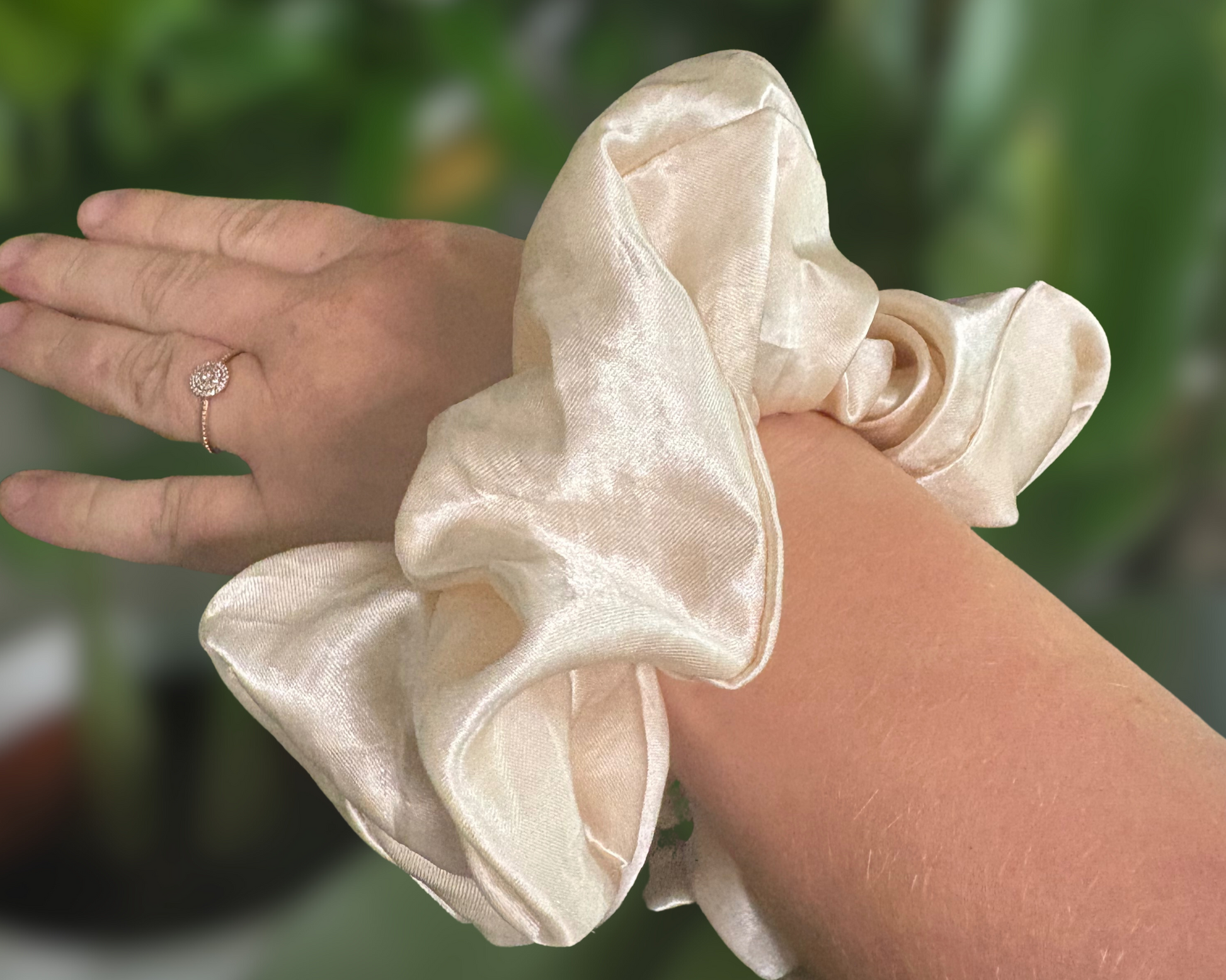 Sandy XXL Scrunchie image 1